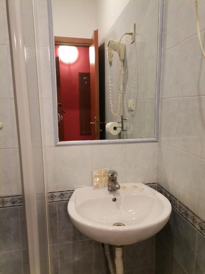 Roma Termini Tina Ya B&B Zewnętrze zdjęcie